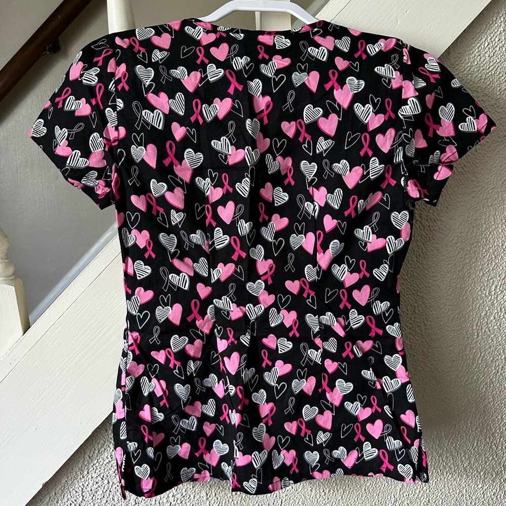 Scrub top - size small